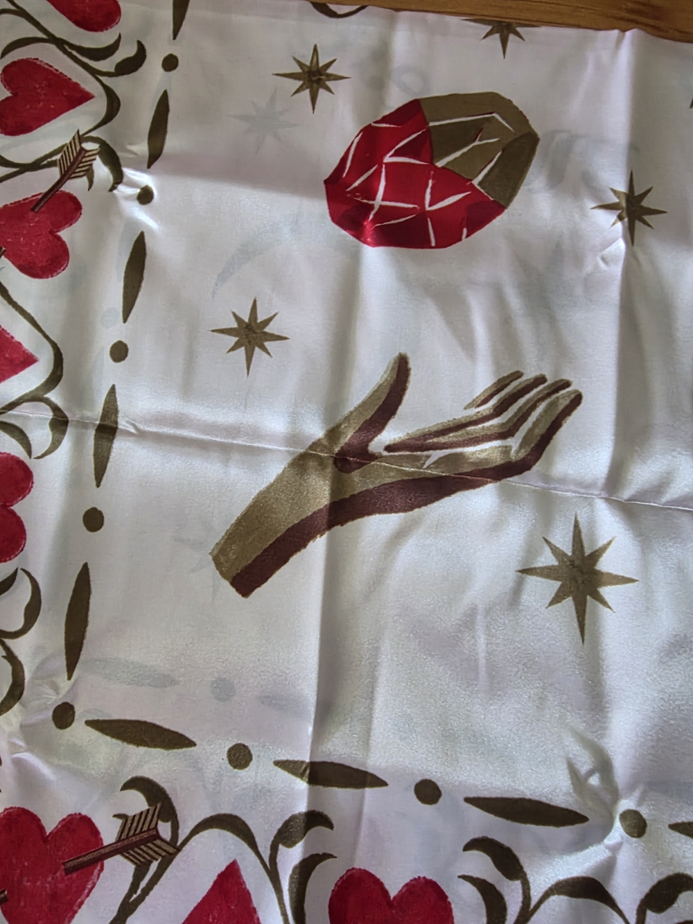 Orabella Signature Scarf Gift Box in Red and Gold - Picture 7 of 9